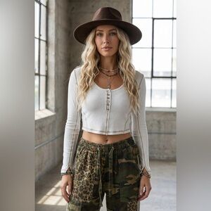 POL Clothing Contrast Stitch Button Henley Crop Top Cropped Long Sleeve